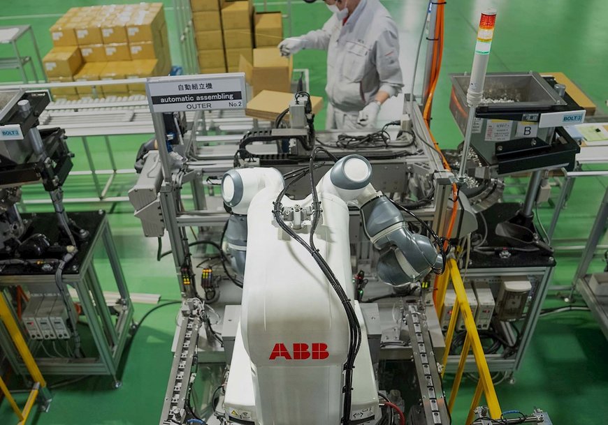 COBOTS YUMI DA ABB ALIVIAM ESCASSEZ DE MÃO DE OBRA PARA FORNECEDOR DE ALUMÍNIO